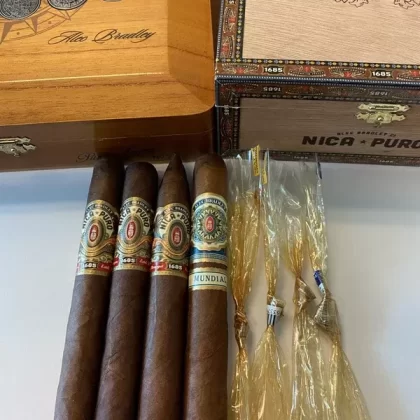 Aged Alec Bradley Sampler - Product#Sampler~Packaging#Pack of 4